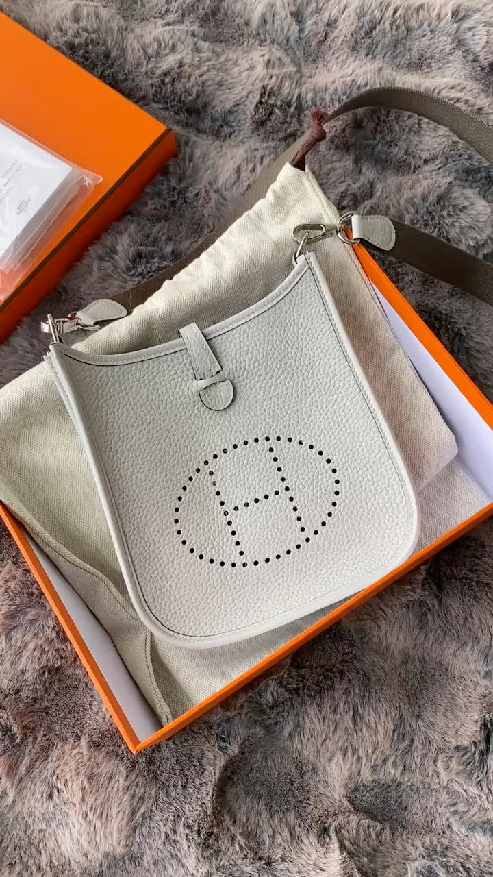 Hermès Evelyne TPM Leather Shoulder Bag - White/Craie