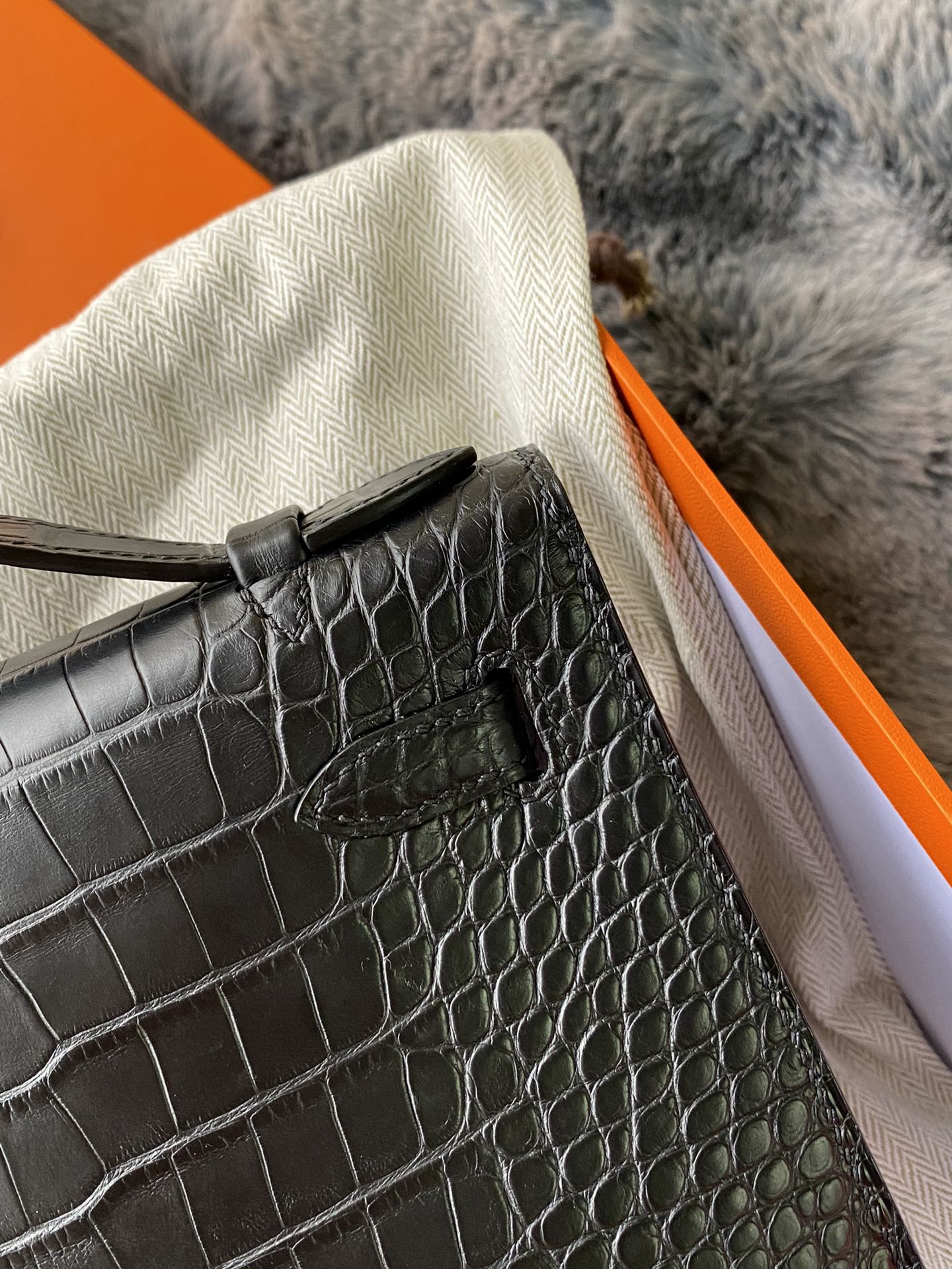Hermès Kelly Cut Clutch Bag Black Shiny Niloticus Crocodile Palladium Hardware