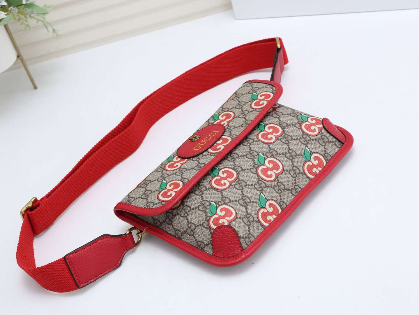 Gucci Kids GG Supreme Apple Print Belt Bag - Beige &amp; Red Canvas