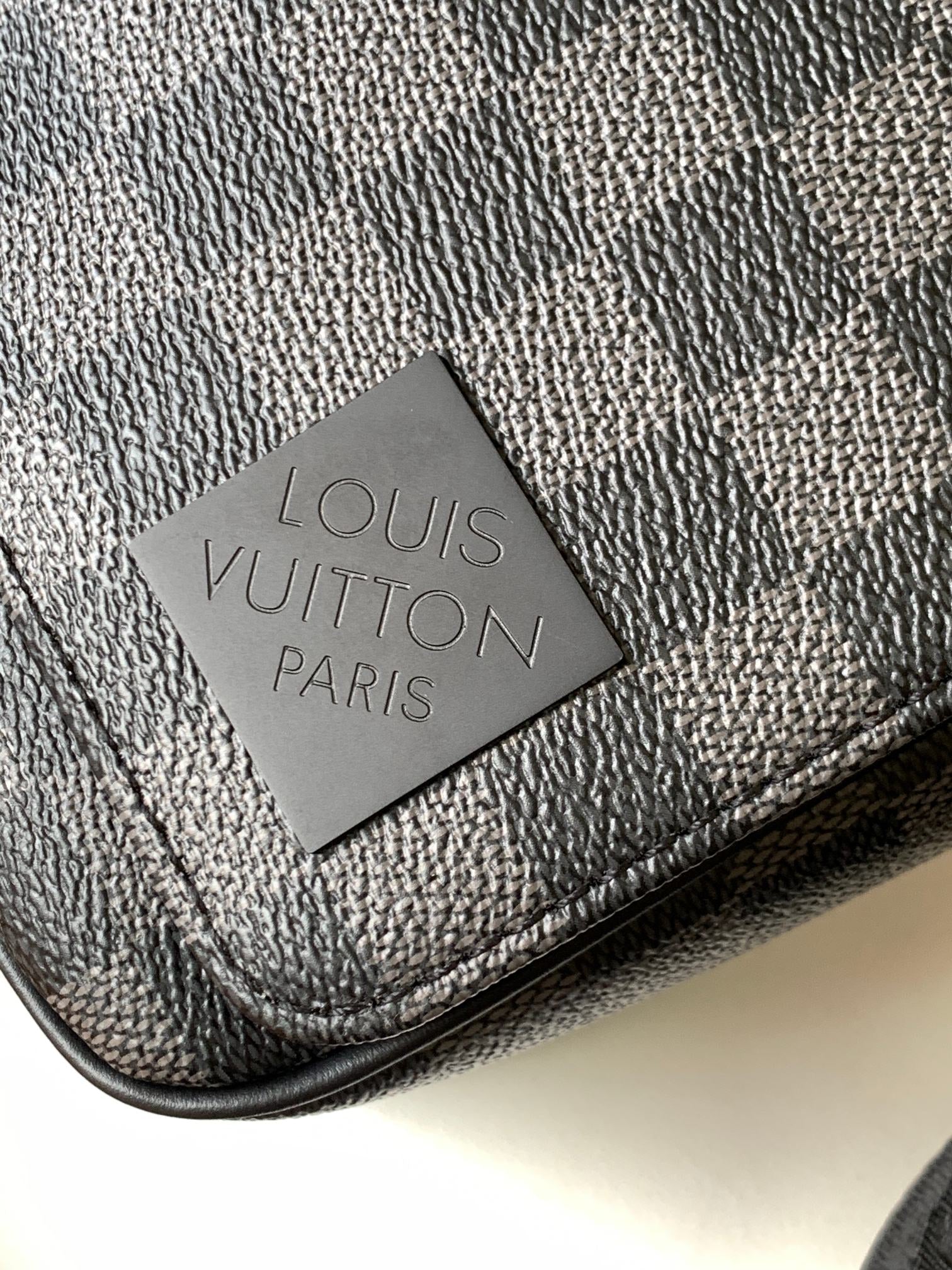 Louis Vuitton District PM Messenger Bag - Damier Graphite Canvas - Grey/Black