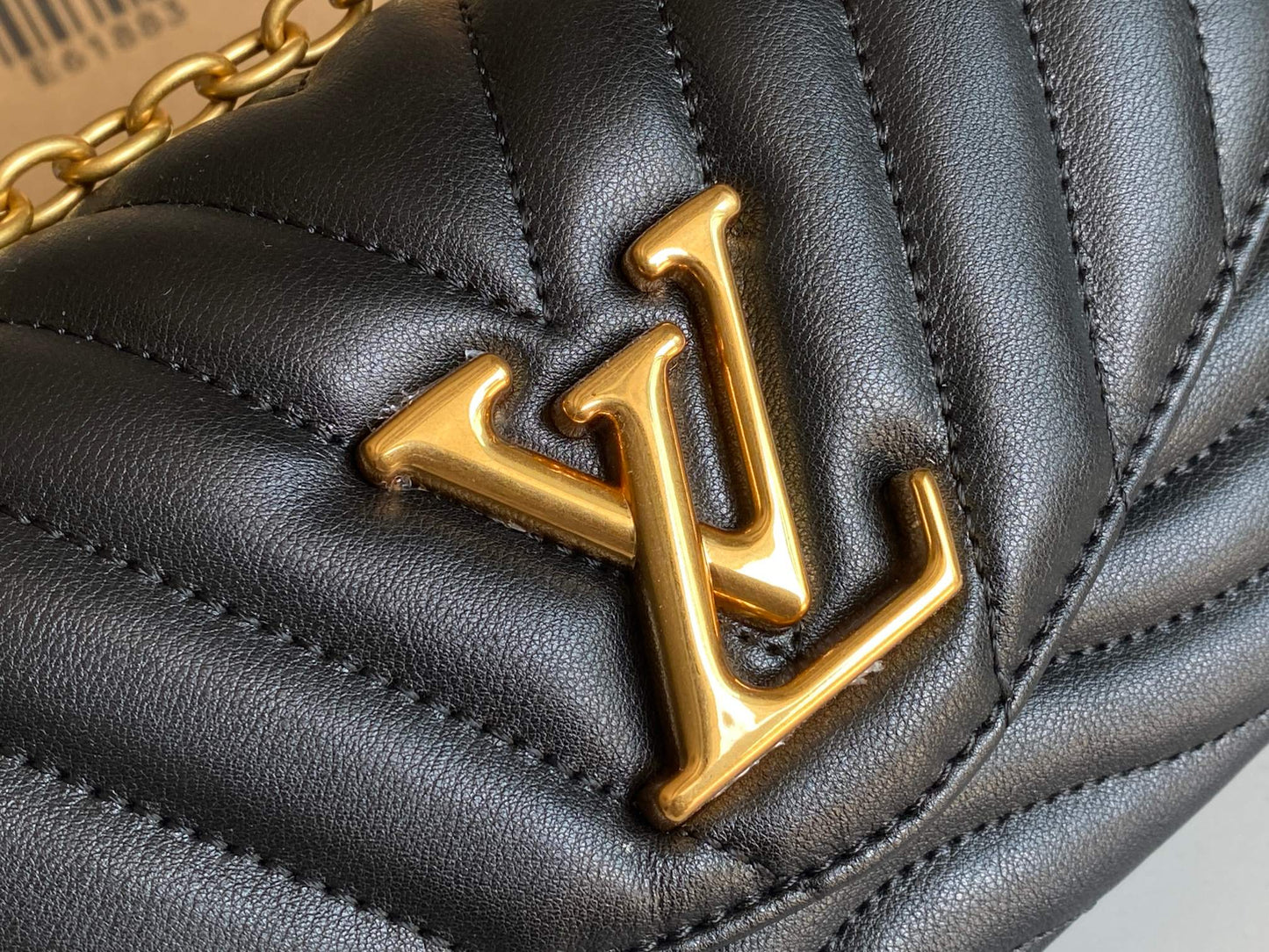 Louis Vuitton New Wave Chain Bag MM - Black Quilted Calf Leather