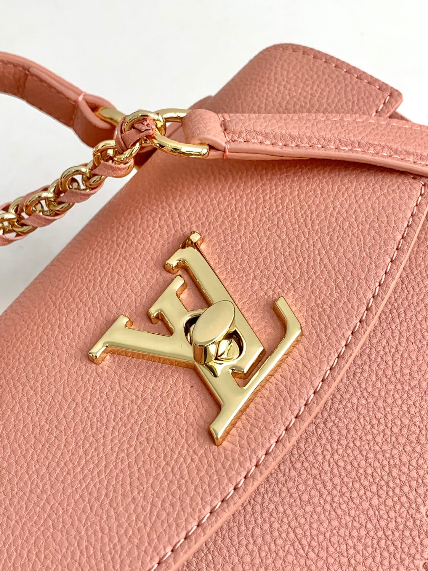 Louis Vuitton Capucines BB Taurillon Leather Handbag - Rose / Gold