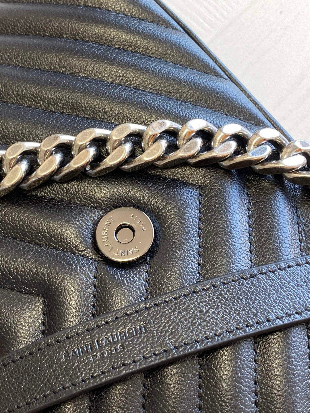 Saint Laurent College Medium Quilted Leather Shoulder Bag - Black
