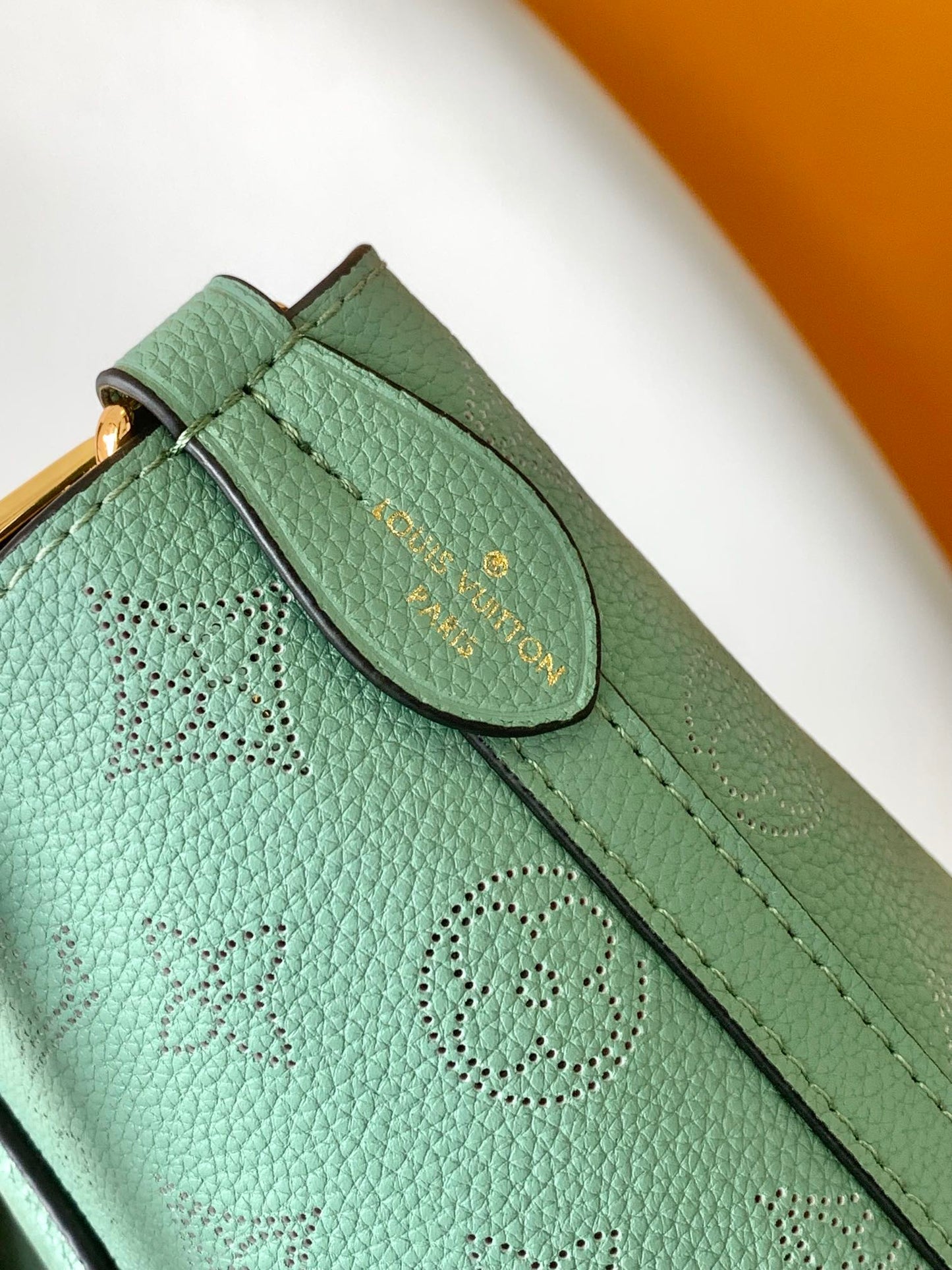Louis Vuitton Hina PM Mahina Leather Handbag - Vert Lagon