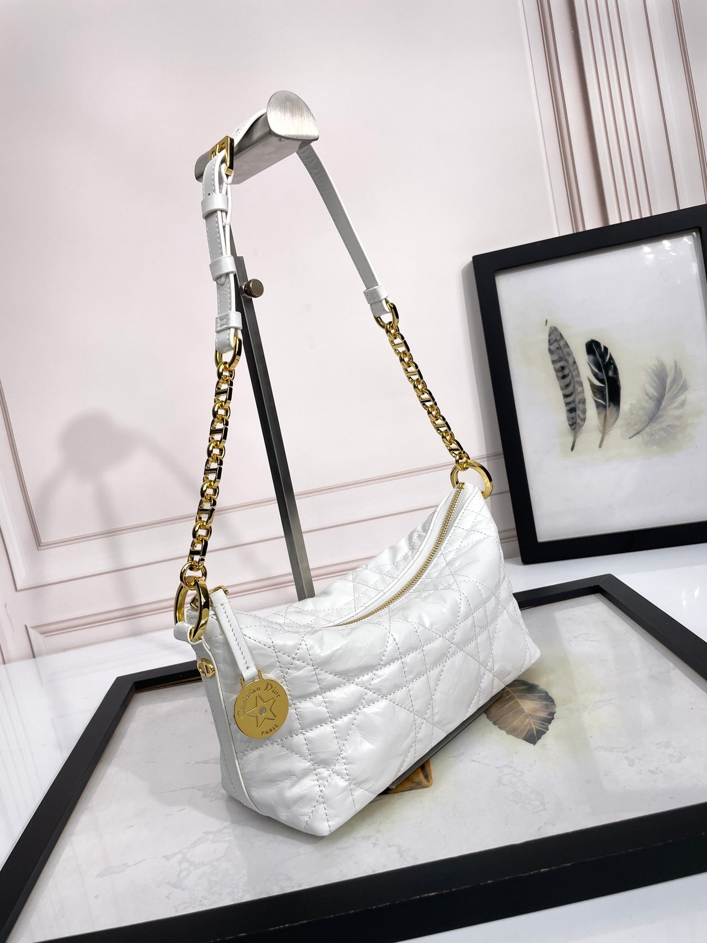 Elegant White Quilted Shoulder Bag with Gold-Tone Chain Strap - Chic Hobo Style