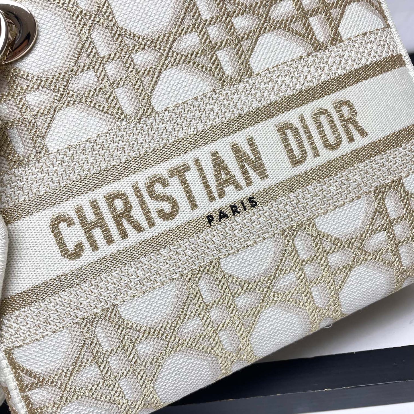 Christian Dior Medium Lady D-Lite Bag - Beige/White Embroidered Canvas