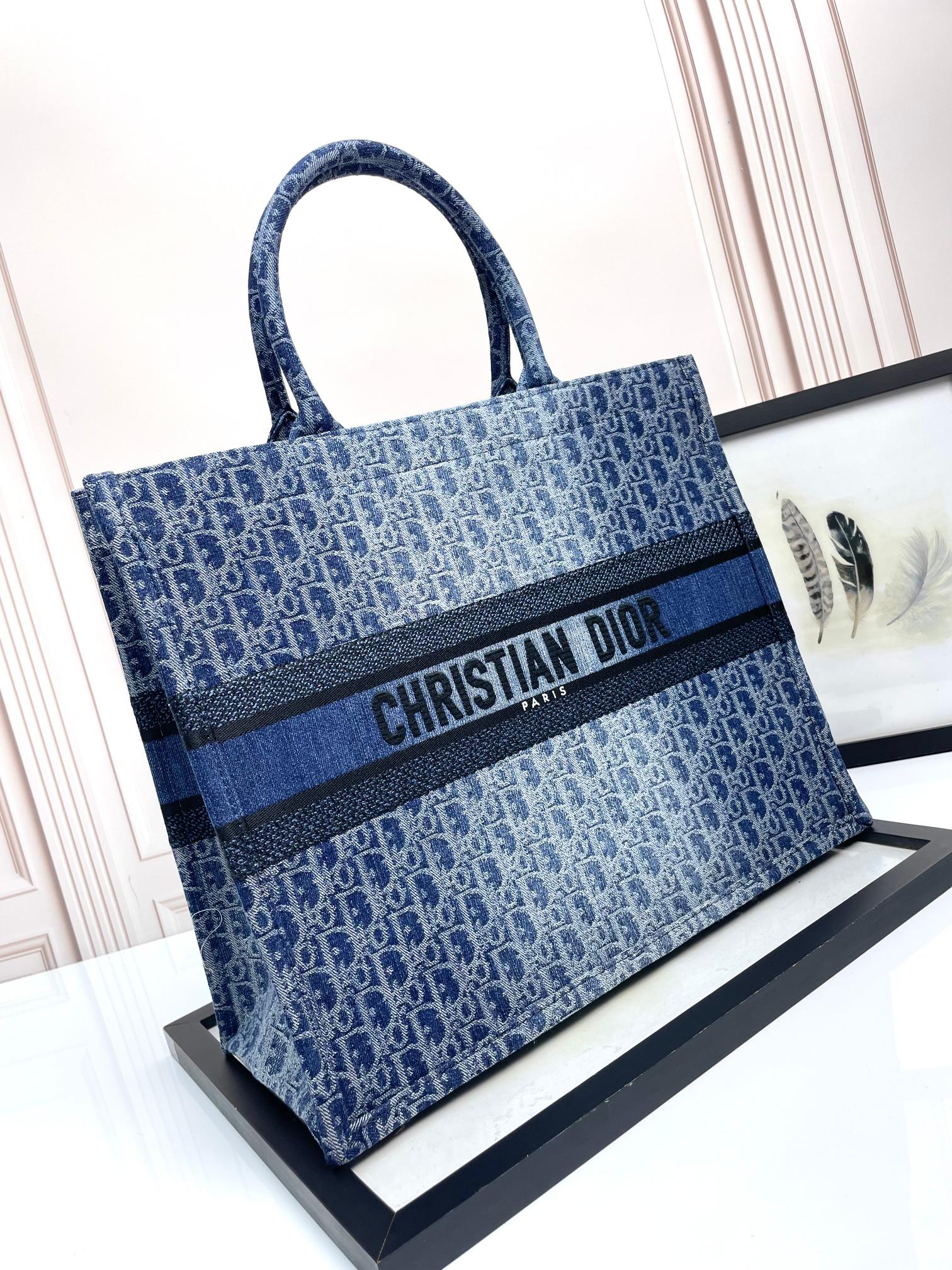 Christian Dior Large Book Tote Blue Dior Oblique Embroidery