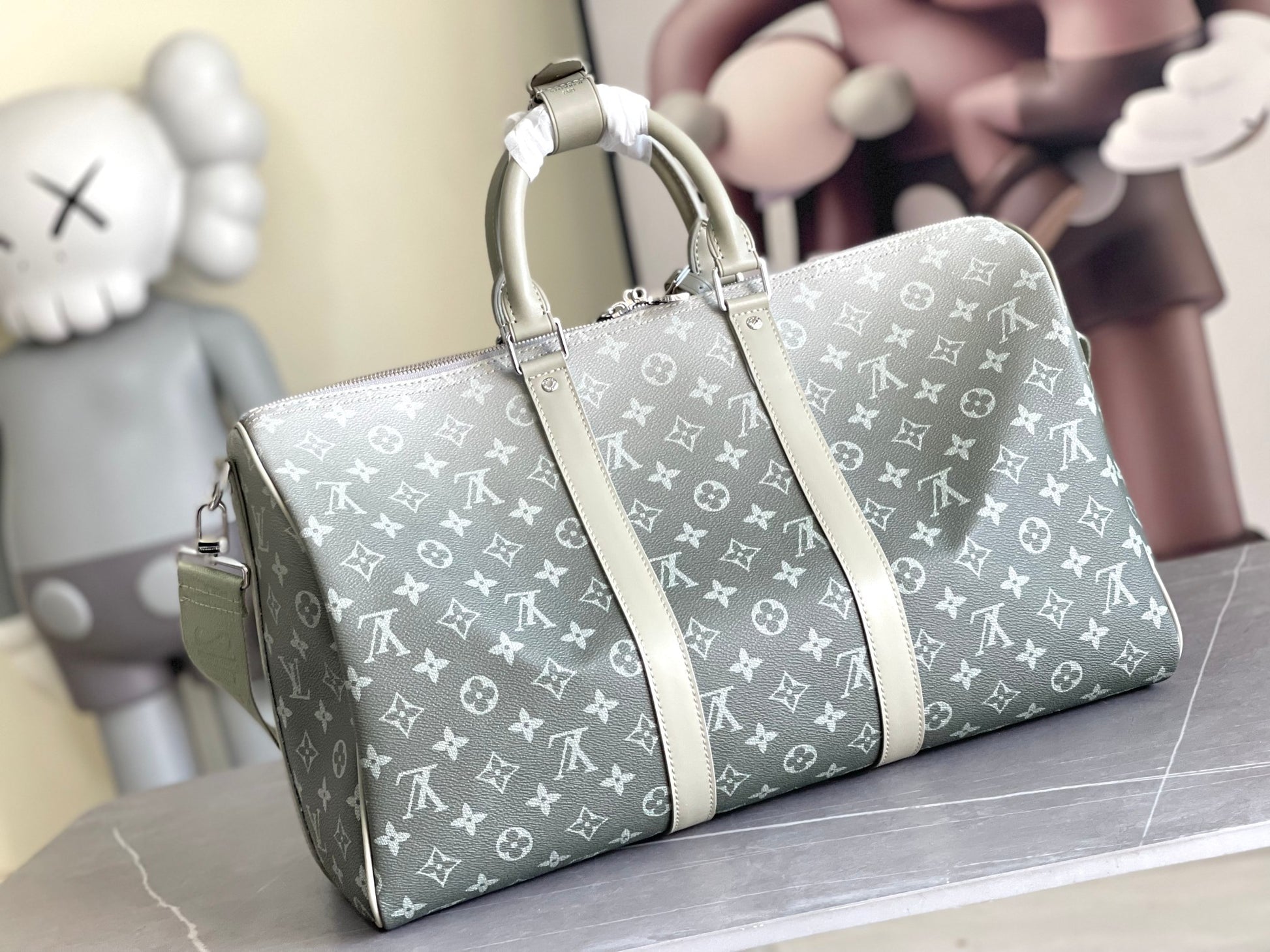 Louis Vuitton Keepall Bandoulière 50 Monogram Gradient Duffle Bag - Grey/Black