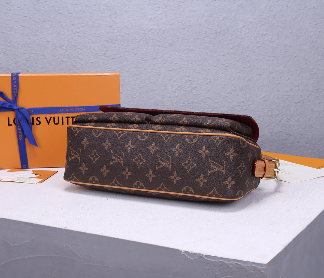 Louis Vuitton Monogram Canvas Favorite MM Shoulder Bag with Chain Strap