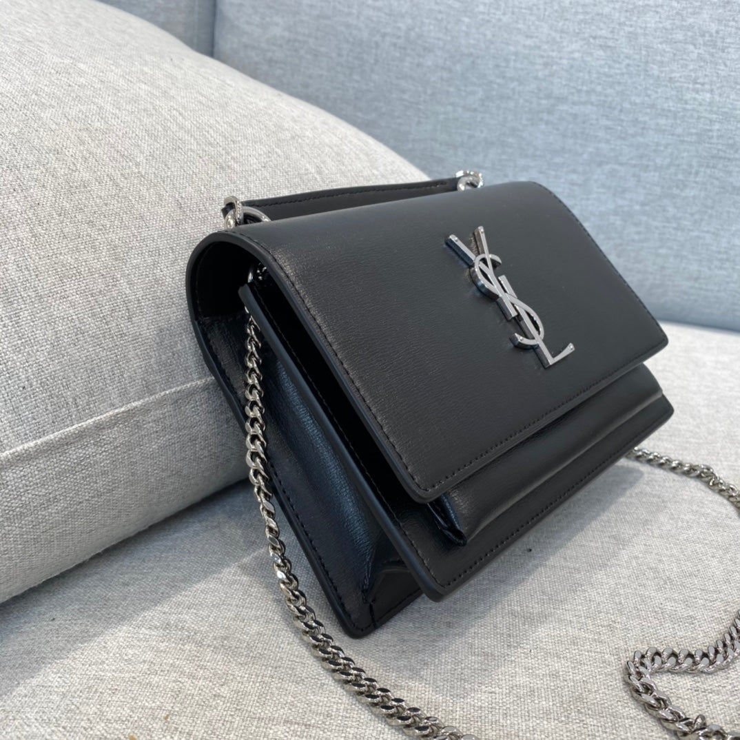 Saint Laurent Sunset Medium Shoulder Bag in Black Leather with Silver Hardware