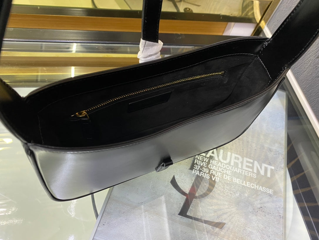 Saint Laurent Le 5 à 7 Small Hobo Bag in Smooth Black Leather