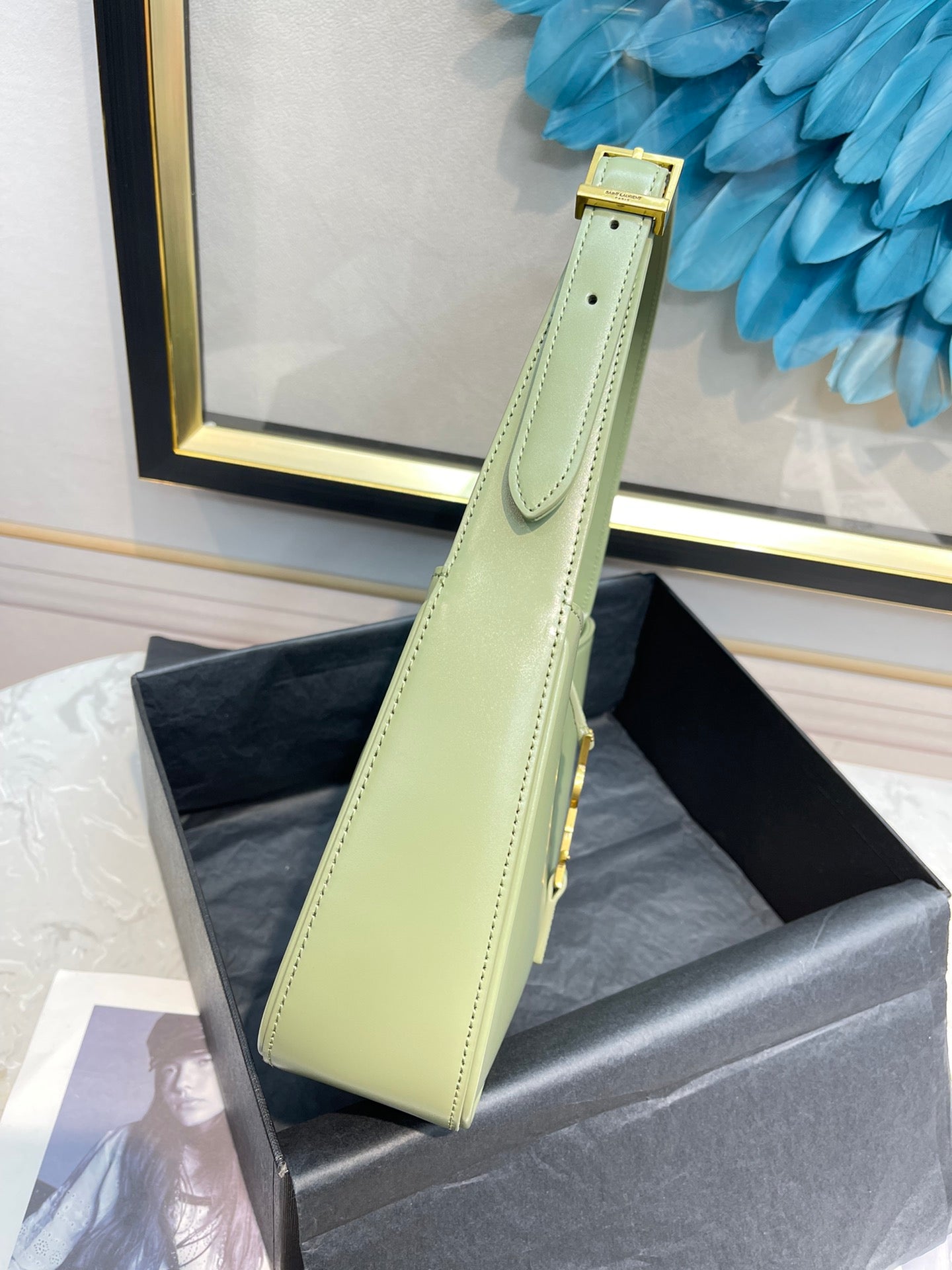 Saint Laurent Le 5 à 7 Leather Hobo Bag - Light Green