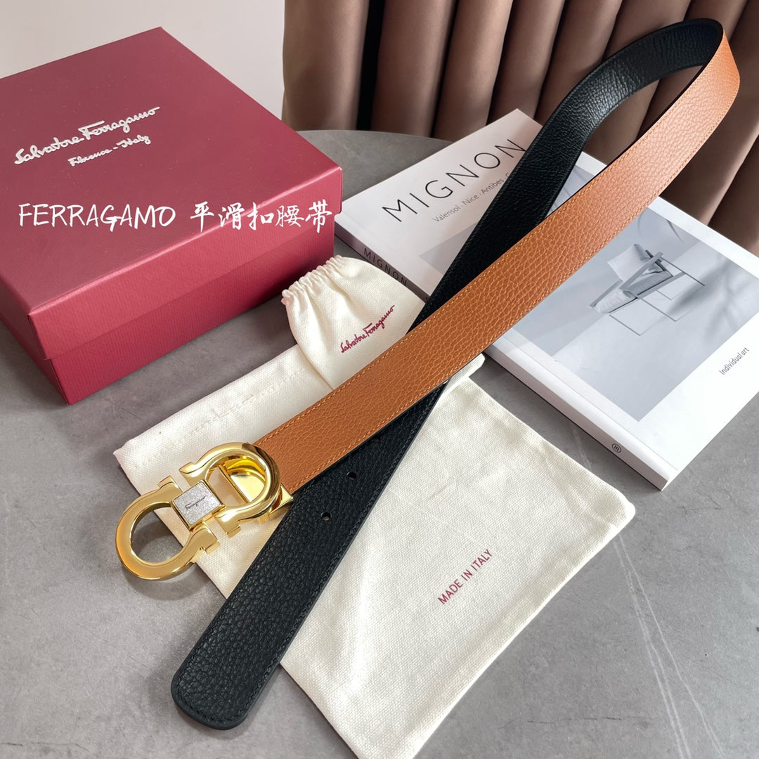 Salvatore Ferragamo Gancini Reversible Belt in Black Pebbled Leather with Gold-Tone Buckle, 35mm