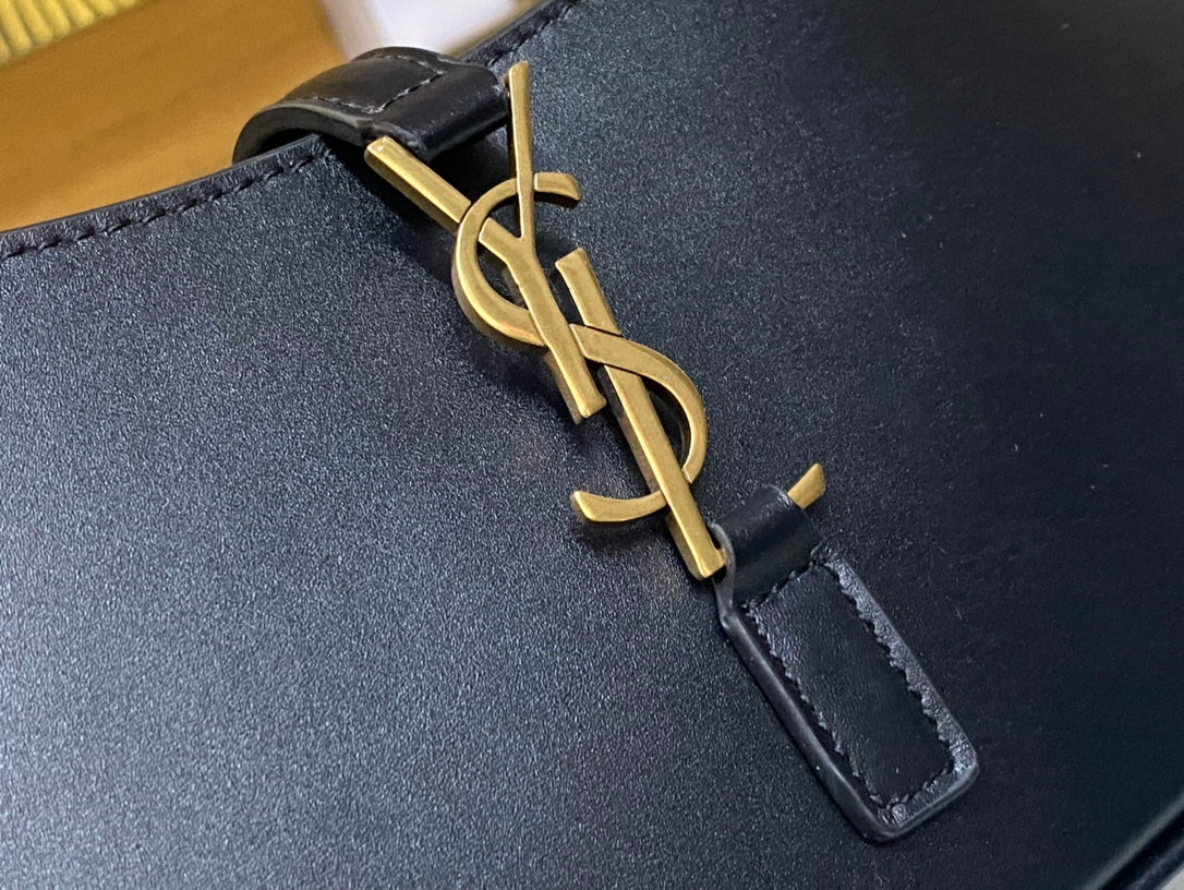 Saint Laurent Le 5 à 7 Small Hobo Bag in Smooth Leather - Black