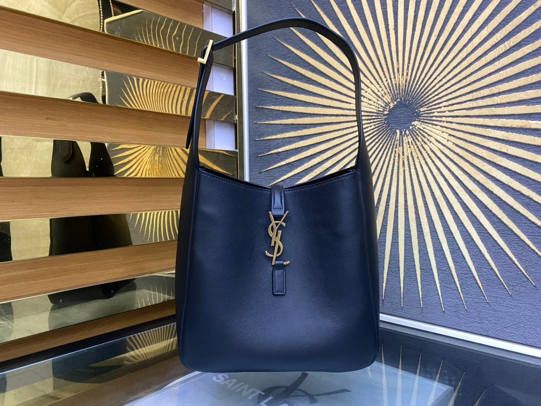 Saint Laurent Le 5 à 7 Soft Small Hobo Bag in Smooth Leather - Navy Blue