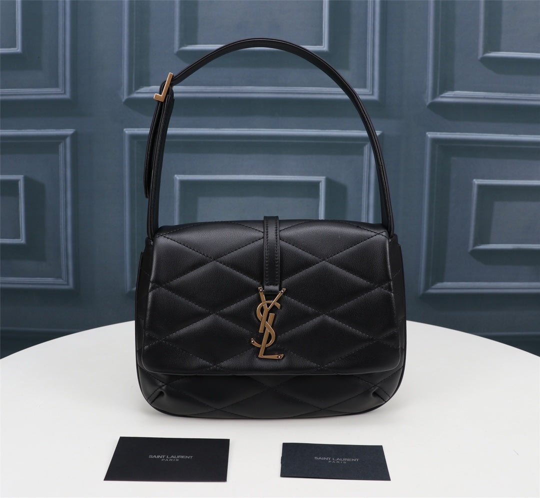 Saint Laurent Le 5 À 7 Large Quilted Leather Shoulder Bag in Black