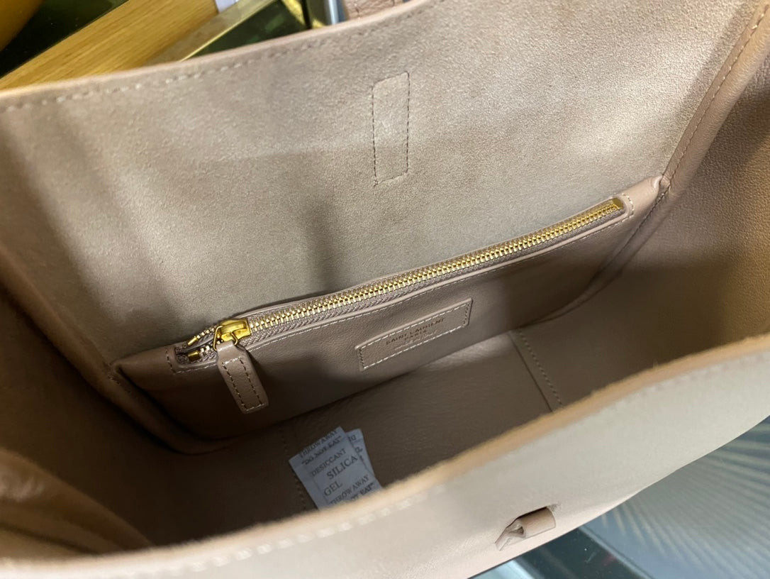 Saint Laurent Le 5 à 7 Leather Hobo Bag - Light Rose