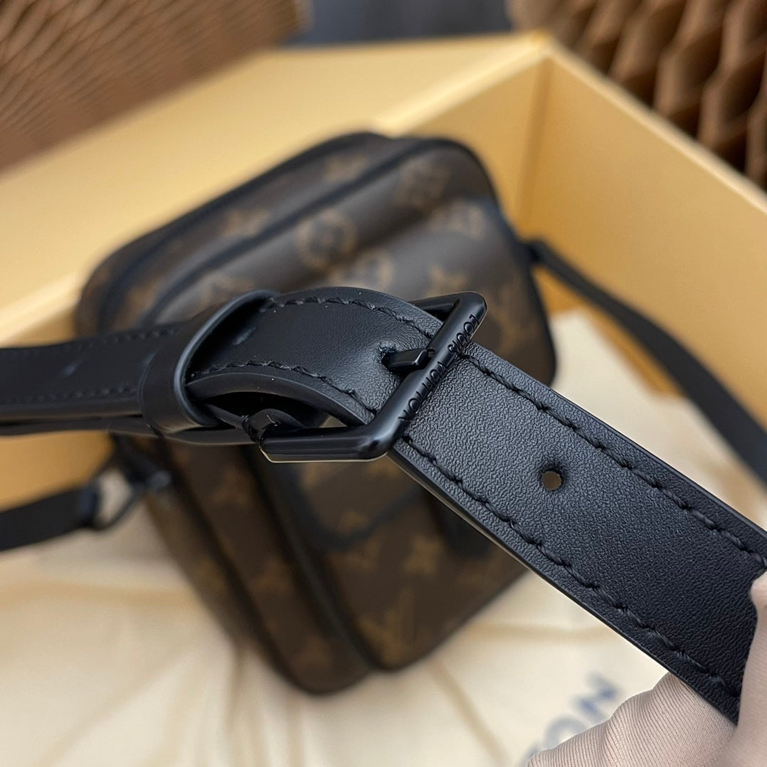 Louis Vuitton Amazon Messenger Bag Monogram Macassar Canvas - Brown/Black