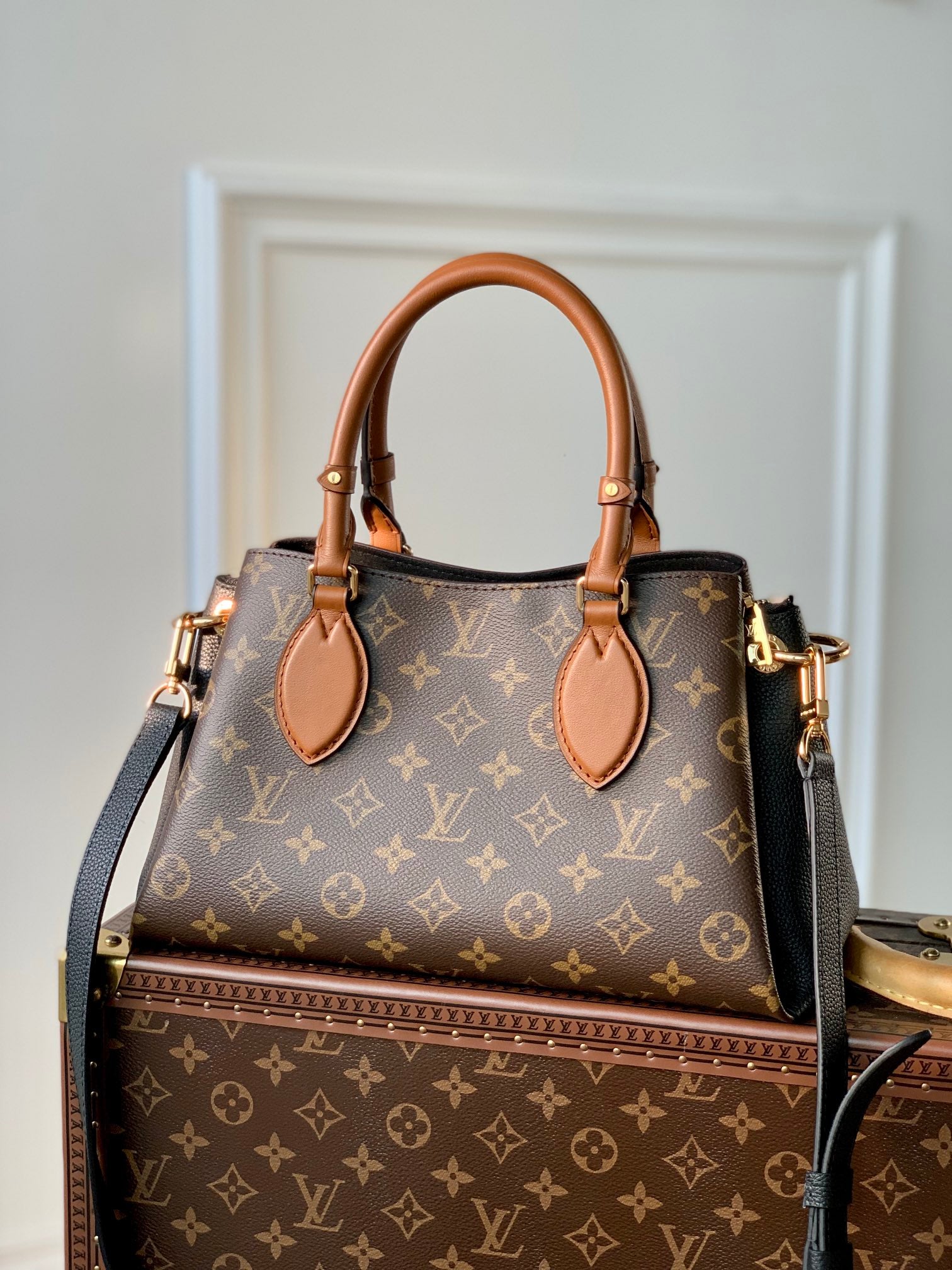 Louis Vuitton Vaugirard Monogram Canvas Leather Handbag - Creme &amp; Caramel