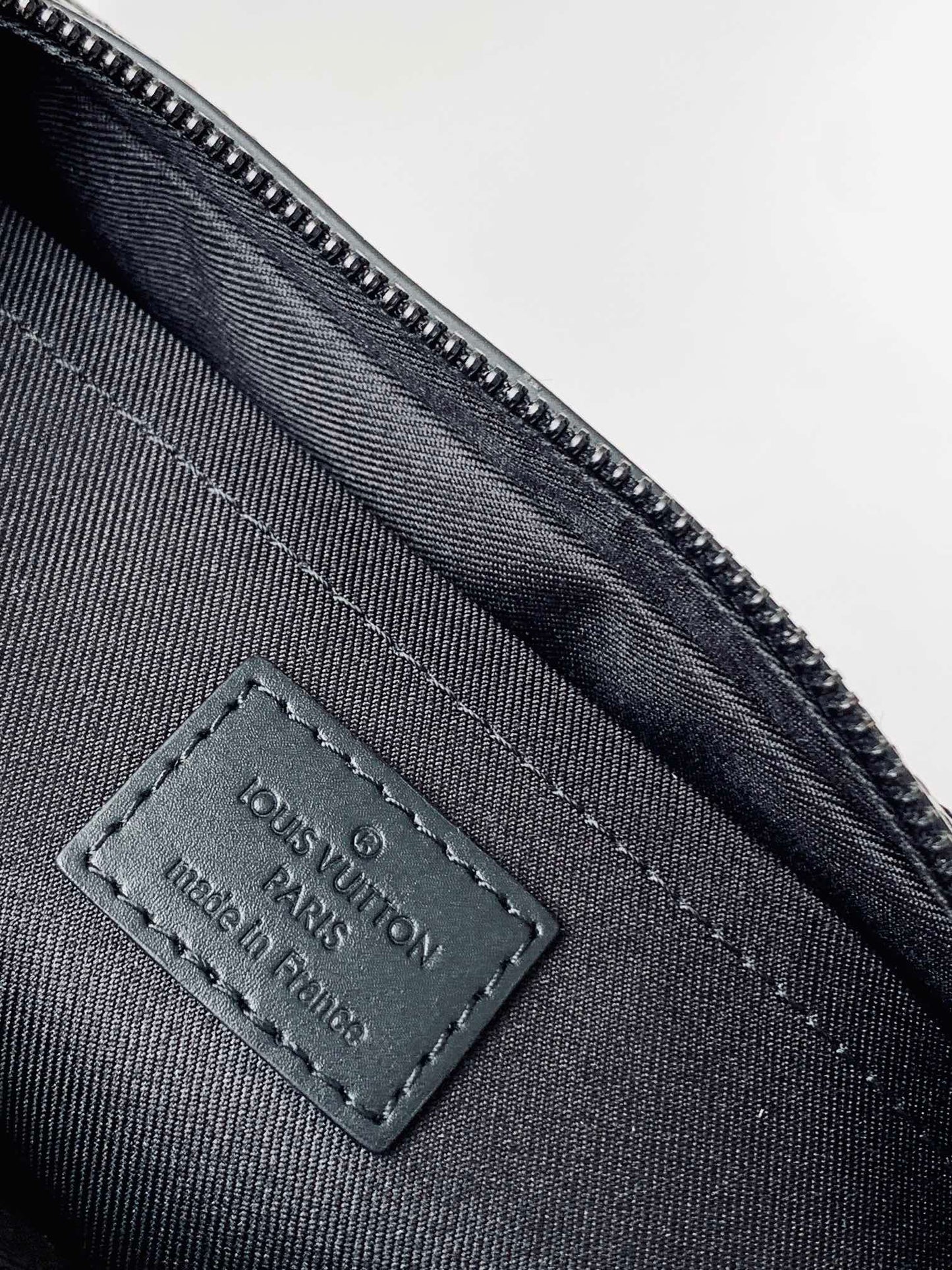 Louis Vuitton Aerogram Takeoff Messenger Bag - Black Leather Crossbody