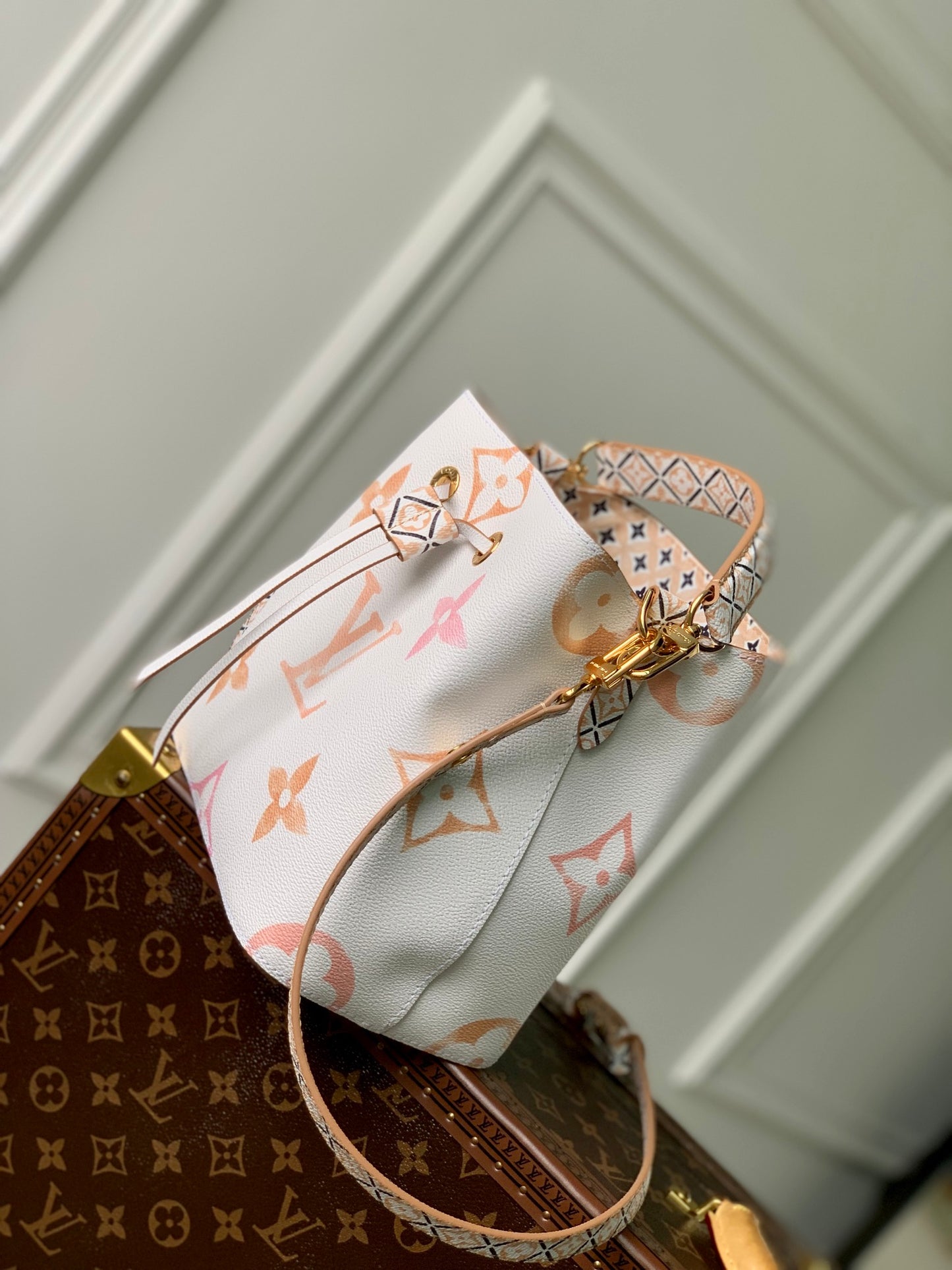 Louis Vuitton NéoNoé BB Bucket Bag - White &amp; Pink Gradient Monogram Canvas