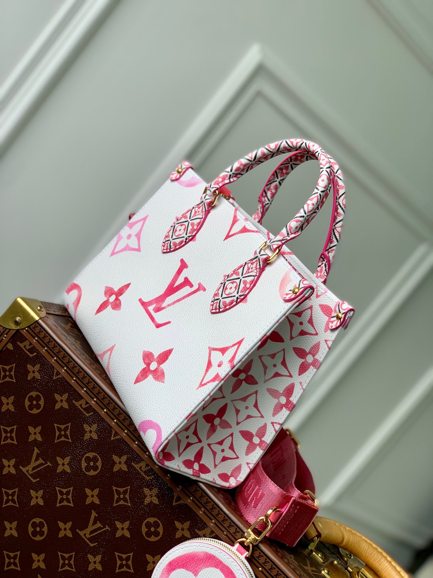 Louis Vuitton By The Pool OnTheGo PM Monogram Giant Canvas Pink &amp; White Bag
