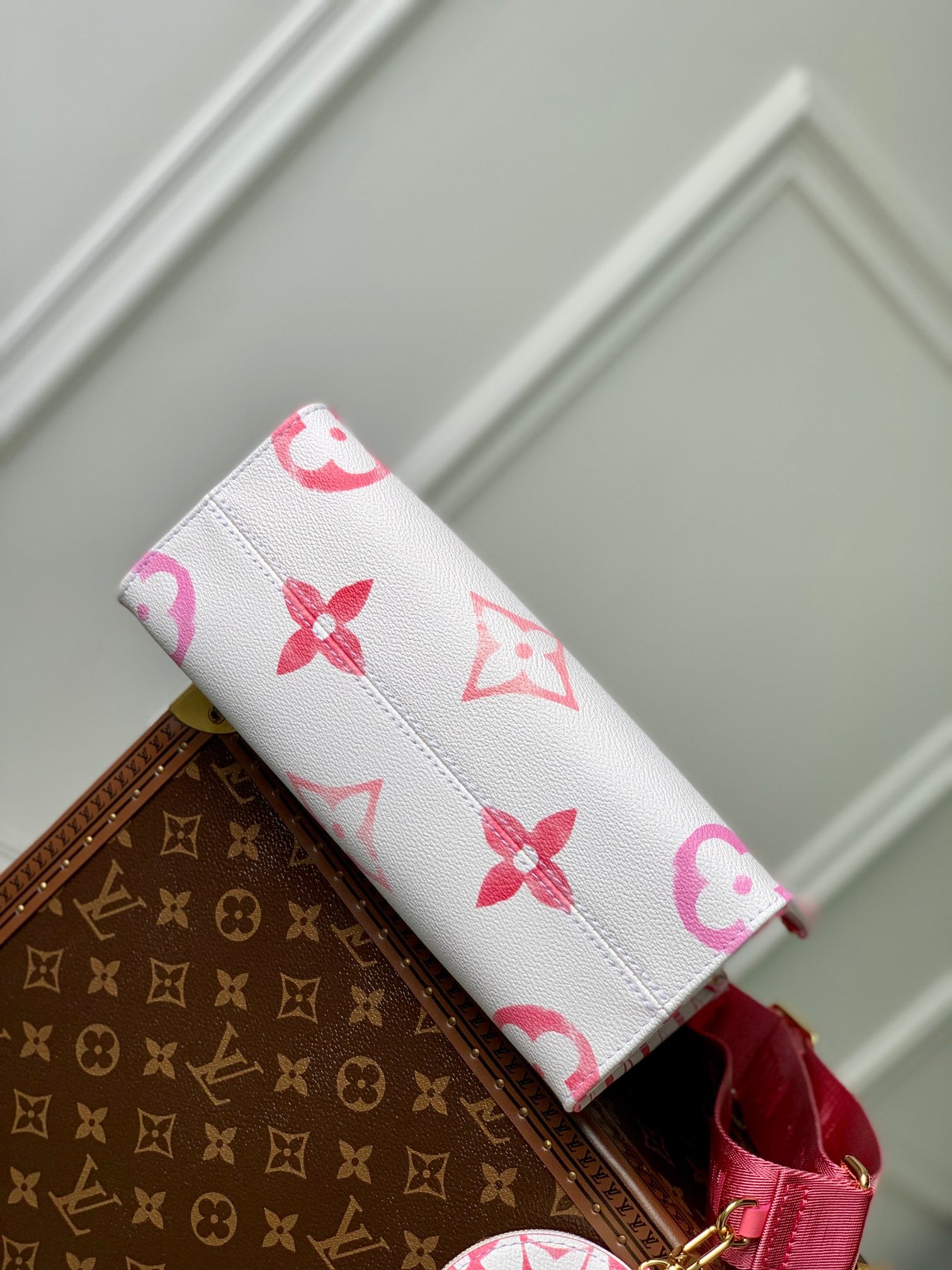 Louis Vuitton By The Pool OnTheGo PM Monogram Giant Canvas Pink &amp; White Bag