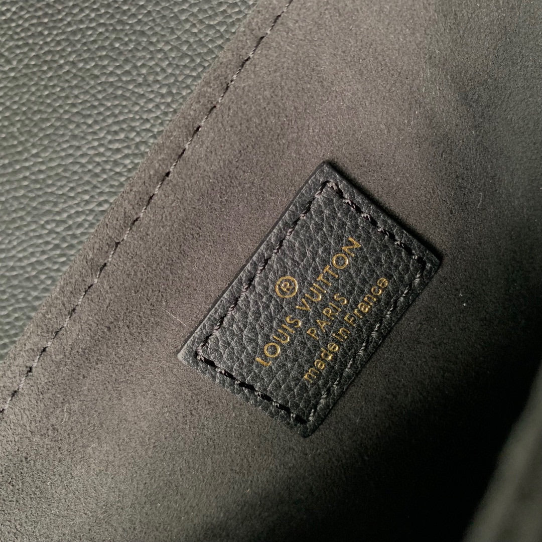 Elegant Black Crossbody Bag with Gold-Tone Hardware and Top Handle