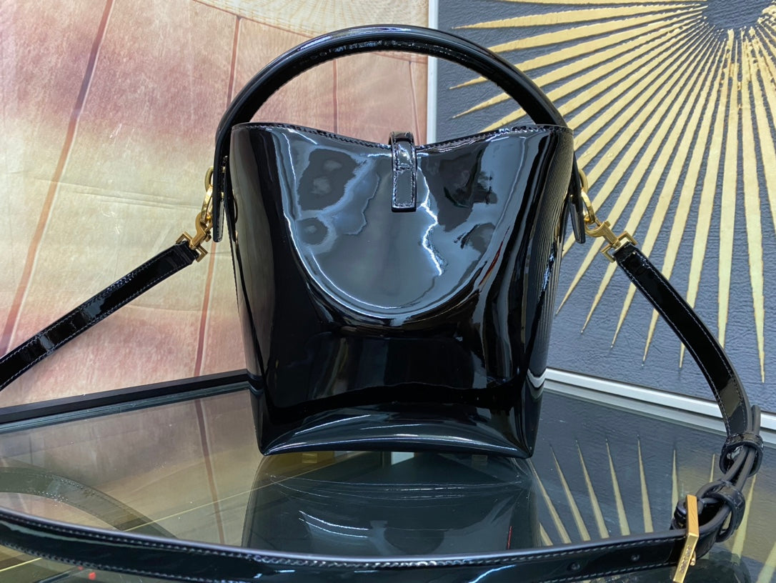 Saint Laurent Le 37 Mini Bucket Bag in Black Patent Leather - 20cm
