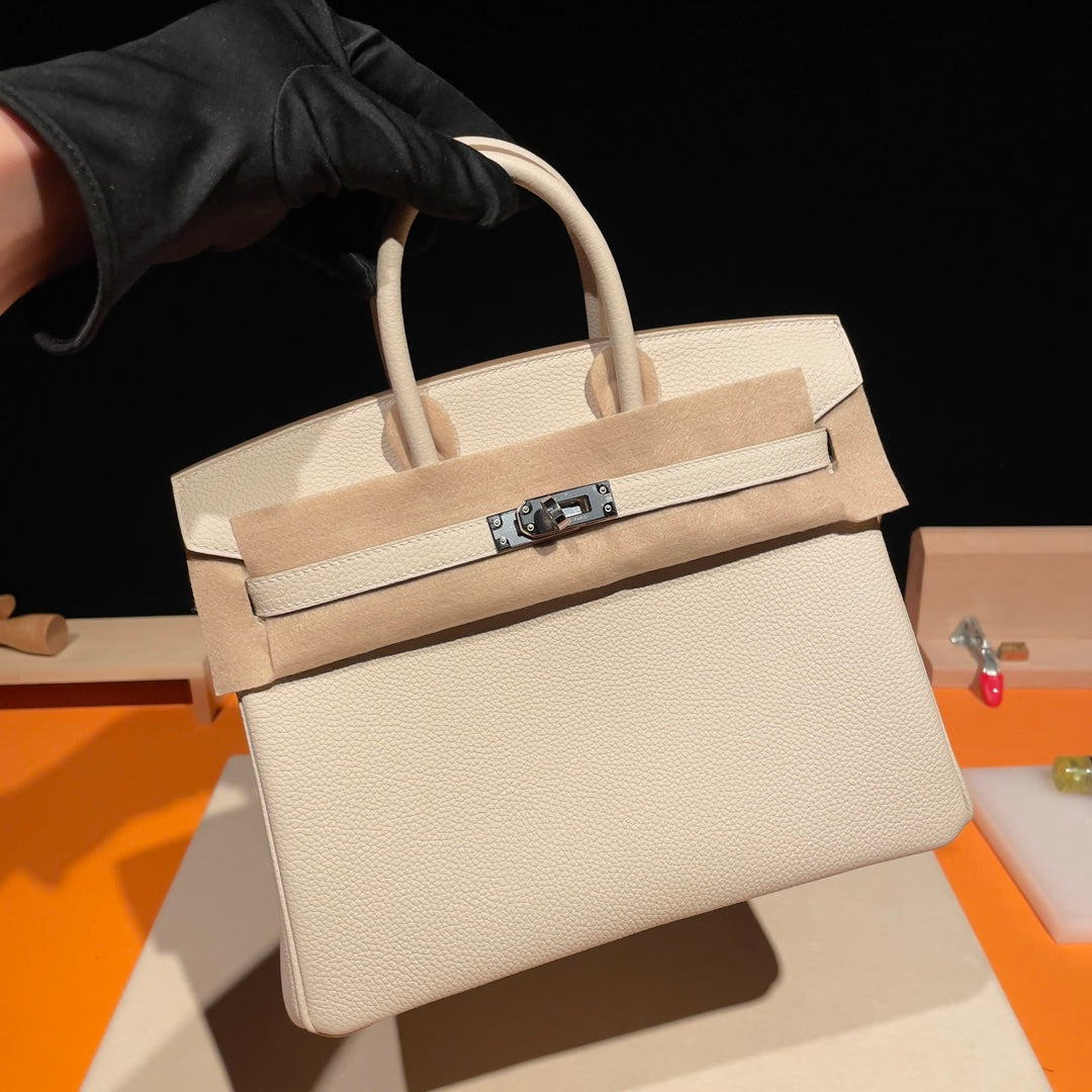 Hermès Birkin 25 Handbag in Craie Swift Leather with Palladium Hardware