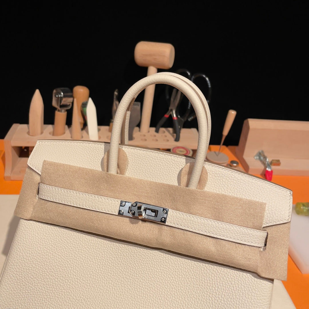 Hermès Birkin 25 Handbag in Craie Swift Leather with Palladium Hardware
