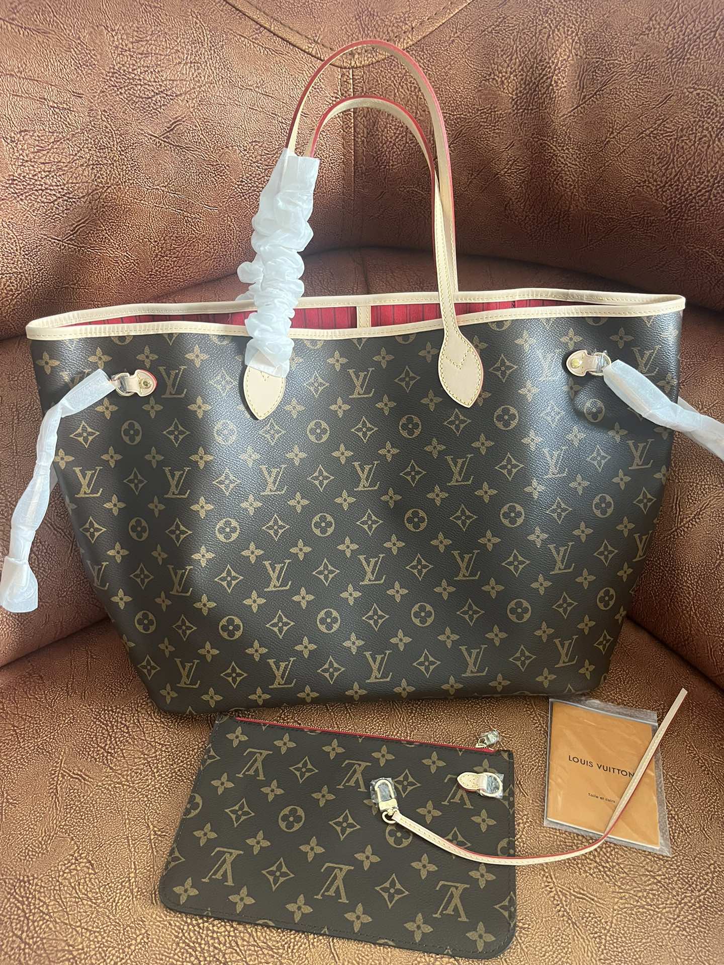 Louis Vuitton Neverfull MM Monogram Canvas Tote Bag - Brown