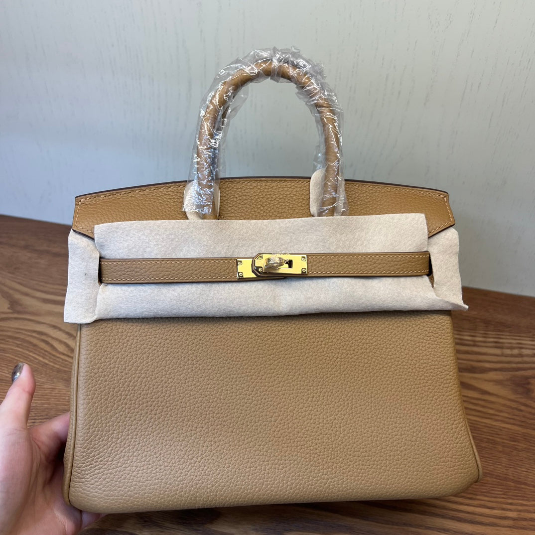 Elegant Tan Leather Top Handle Handbag - Classic Structured Tote with Gold Hardware