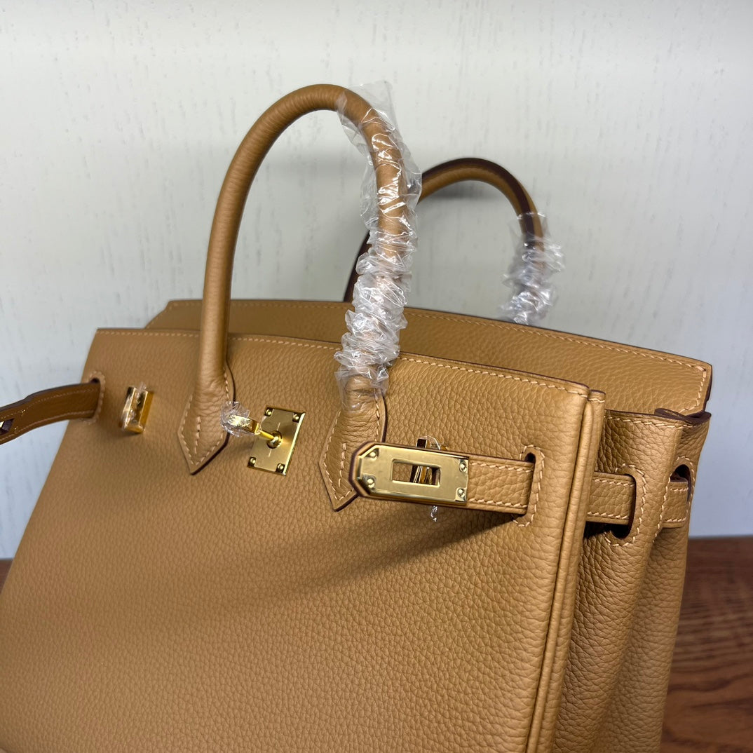 Elegant Tan Leather Top Handle Handbag - Classic Structured Tote with Gold Hardware