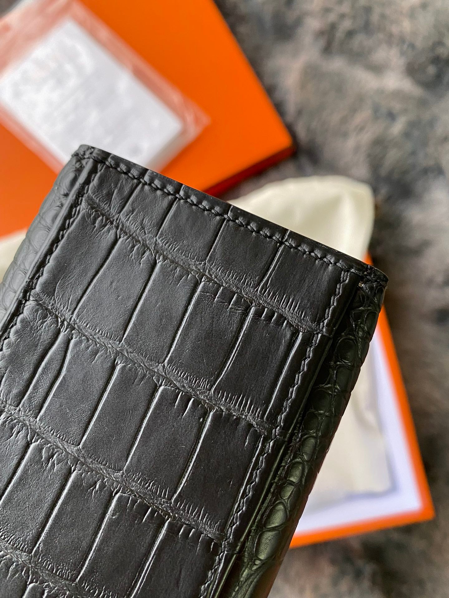 Luxury Black Crocodile Matte Leather Handbag with Silver Turn-Lock Hardware