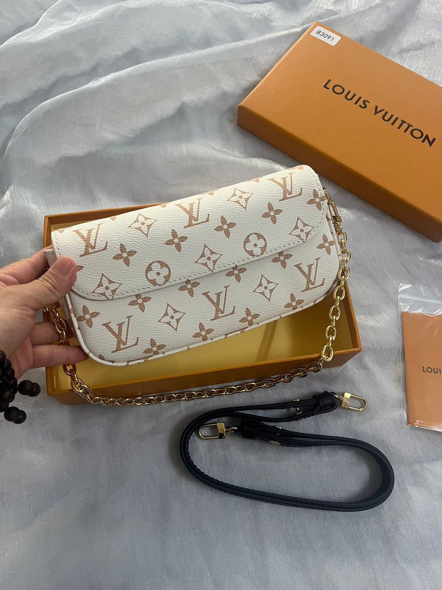 Louis Vuitton Monogram Empreinte Pochette Metis East West - Cream/Beige Leather