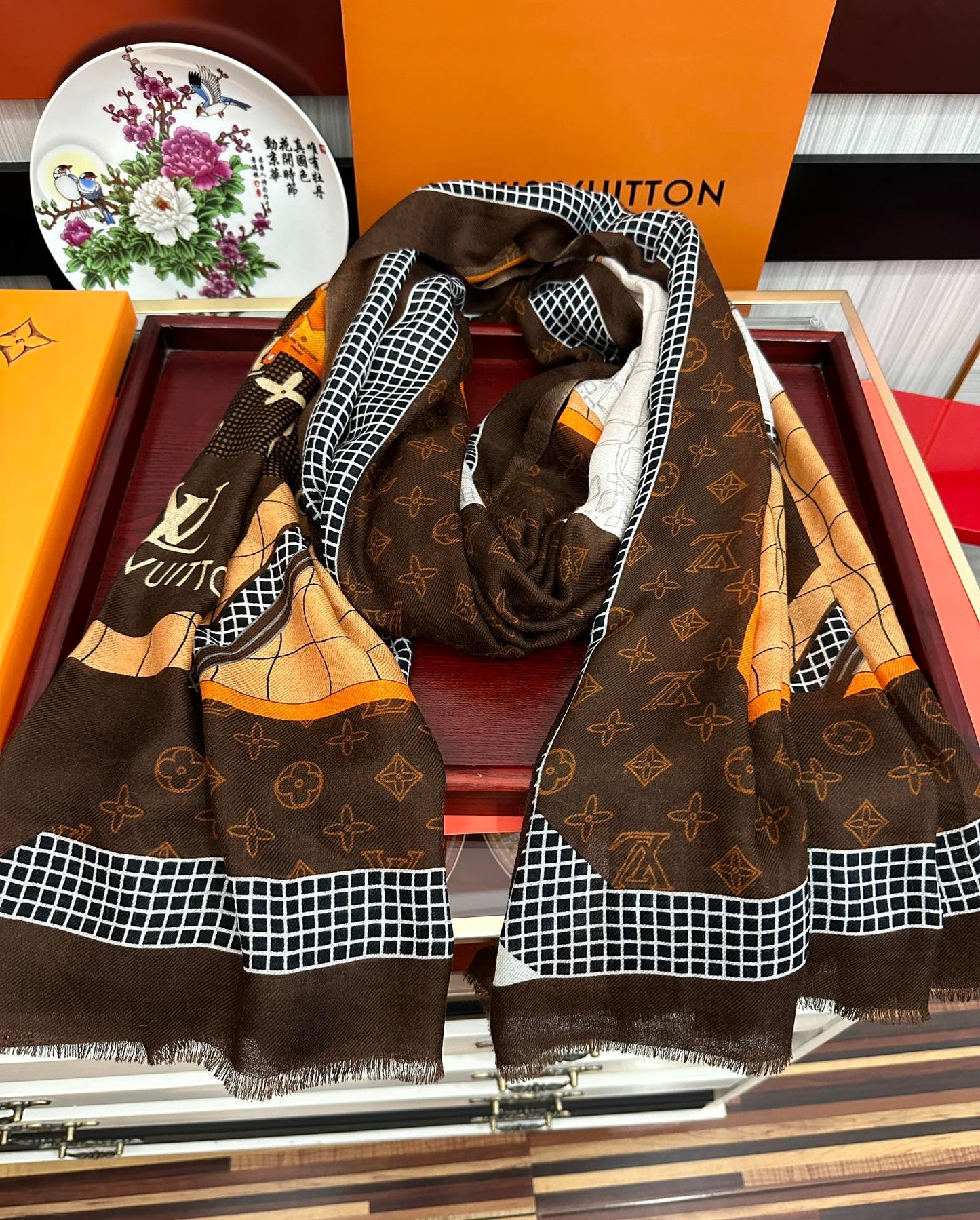 Women's Brown and Cream Patterned Luxury Pashmina Shawl Scarf - Large Soft Wrap Winter Neck Warmer