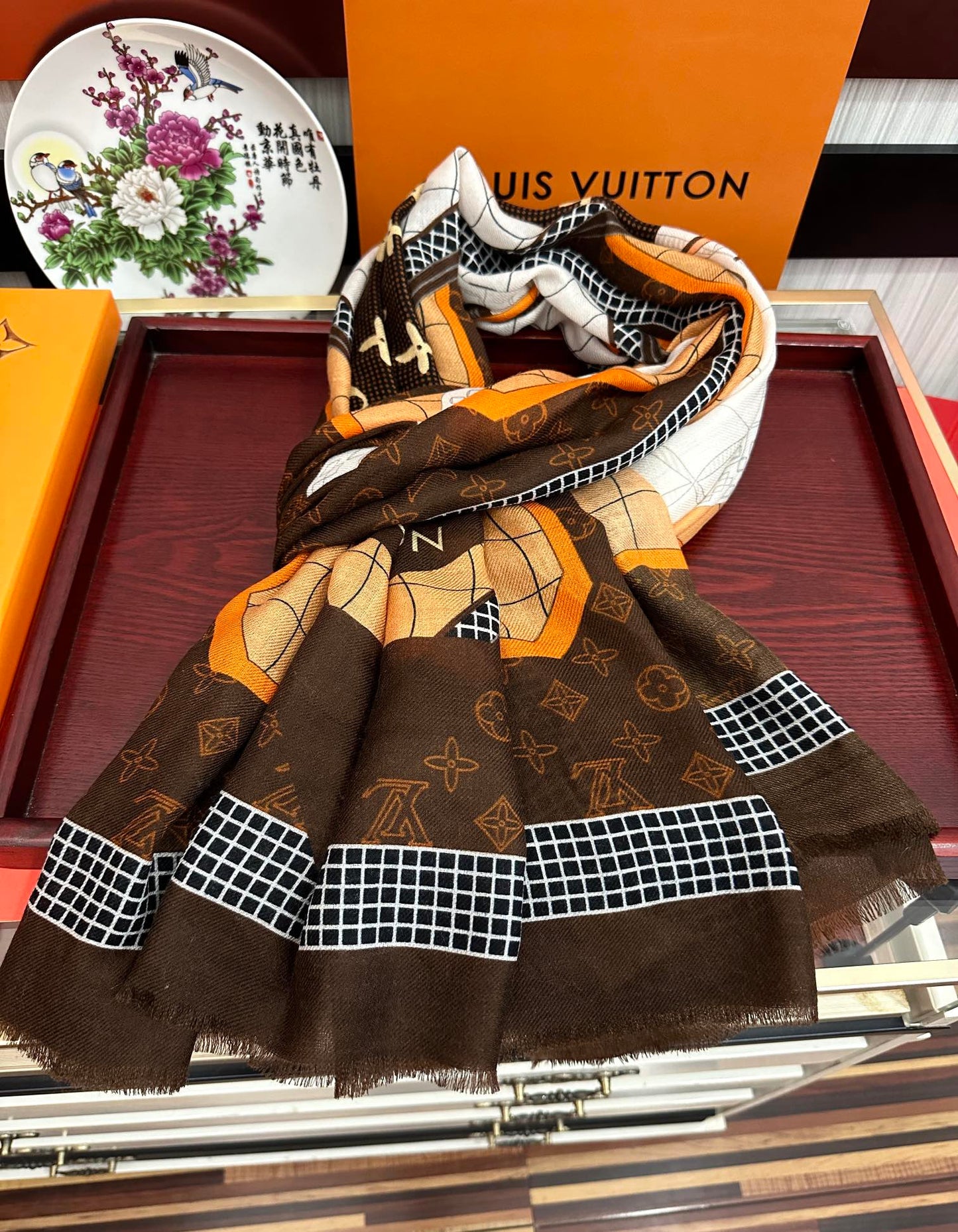 Women's Brown and Cream Patterned Luxury Pashmina Shawl Scarf - Large Soft Wrap Winter Neck Warmer