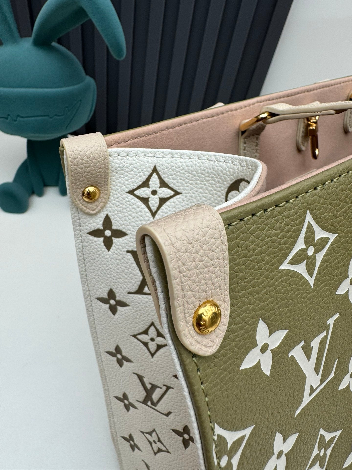 Louis Vuitton OnTheGo MM Monogram Empreinte Giant Leather Tote Bag - Olive & Cream