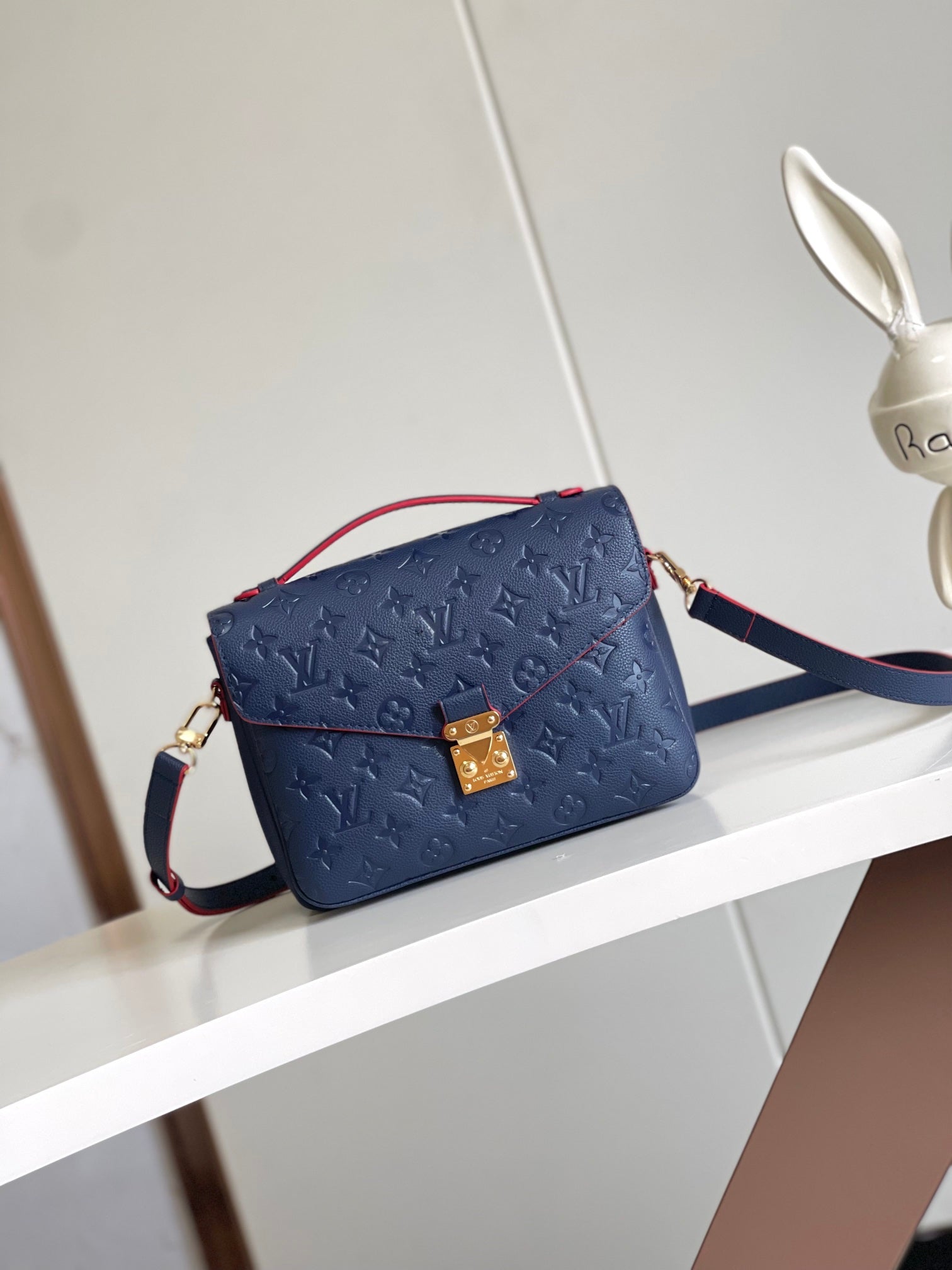 Louis Vuitton Pochette Métis Monogram Empreinte Leather Handbag - Marine Rouge
