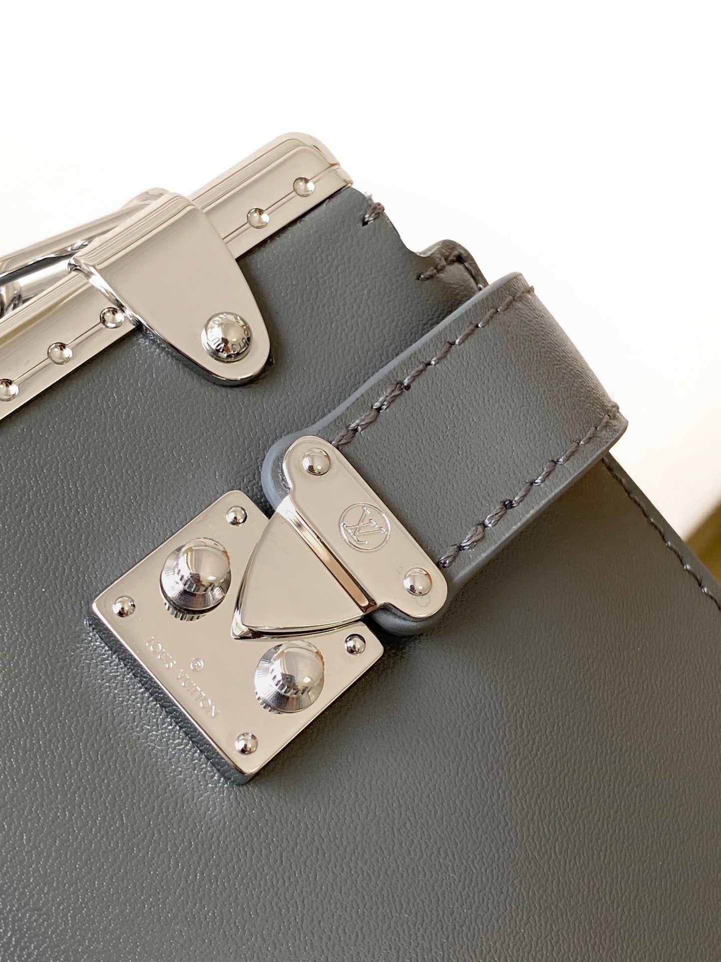 Louis Vuitton Side Trunk MM Handbag - Grey Anthracite Leather
