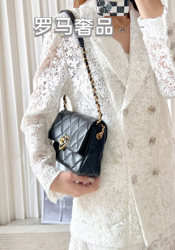 Black Quilted Leather Heart Chain Flap Bag - Elegant Shoulder Crossbody Bag