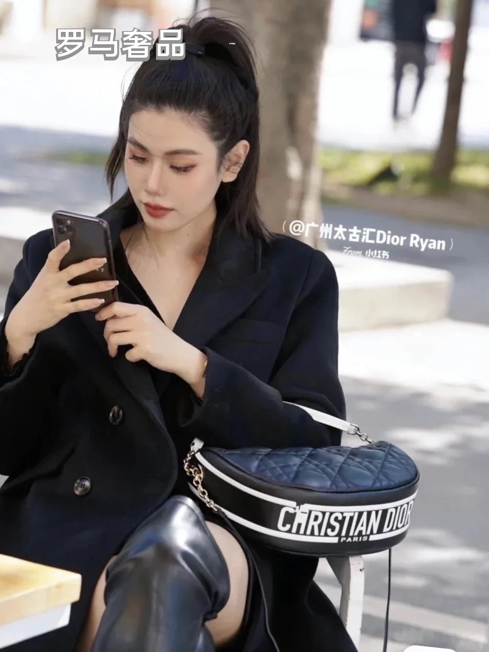 Luxury Black Quilted Leather Shoulder Bag with Gold Chain and White Handle