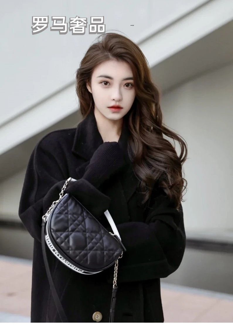 Luxury Black Quilted Leather Shoulder Bag with Gold Chain and White Handle