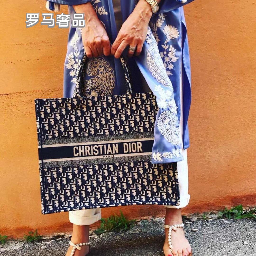 Christian Dior Book Tote Blue Dior Oblique Embroidery